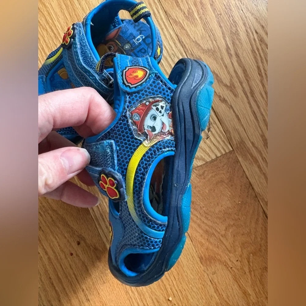 Paw Patrol Toddler Blue and Yellow light up sandals size 6c